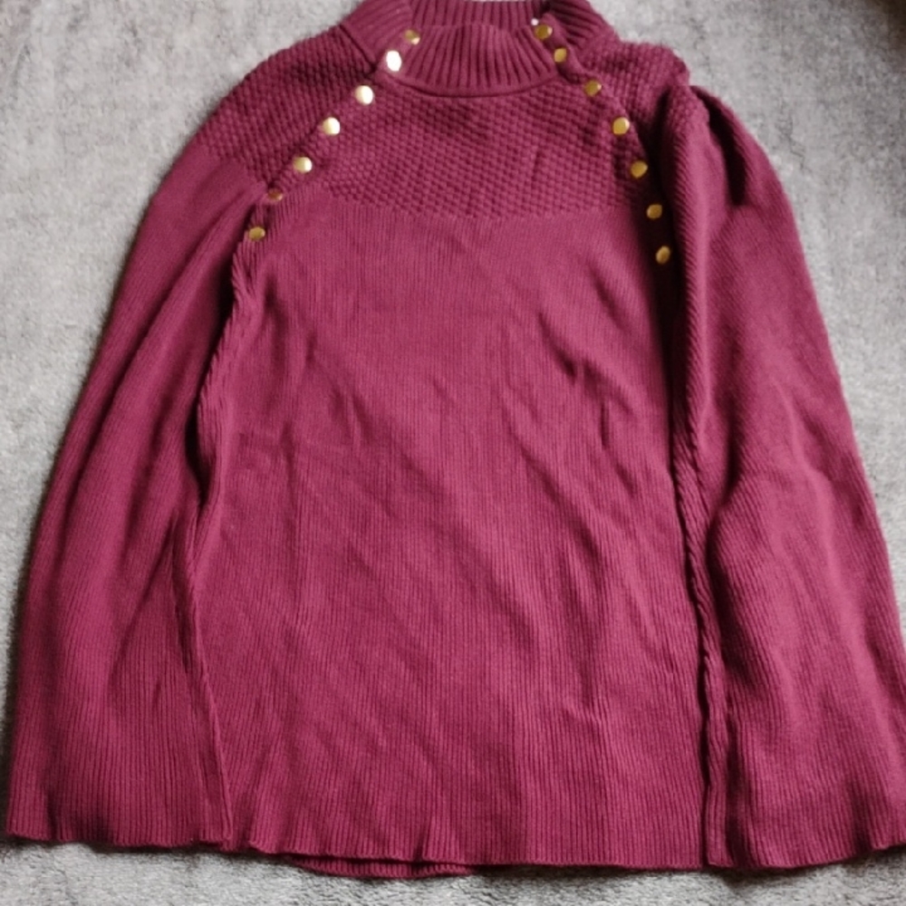 Gili New Without Tags Snap Cape